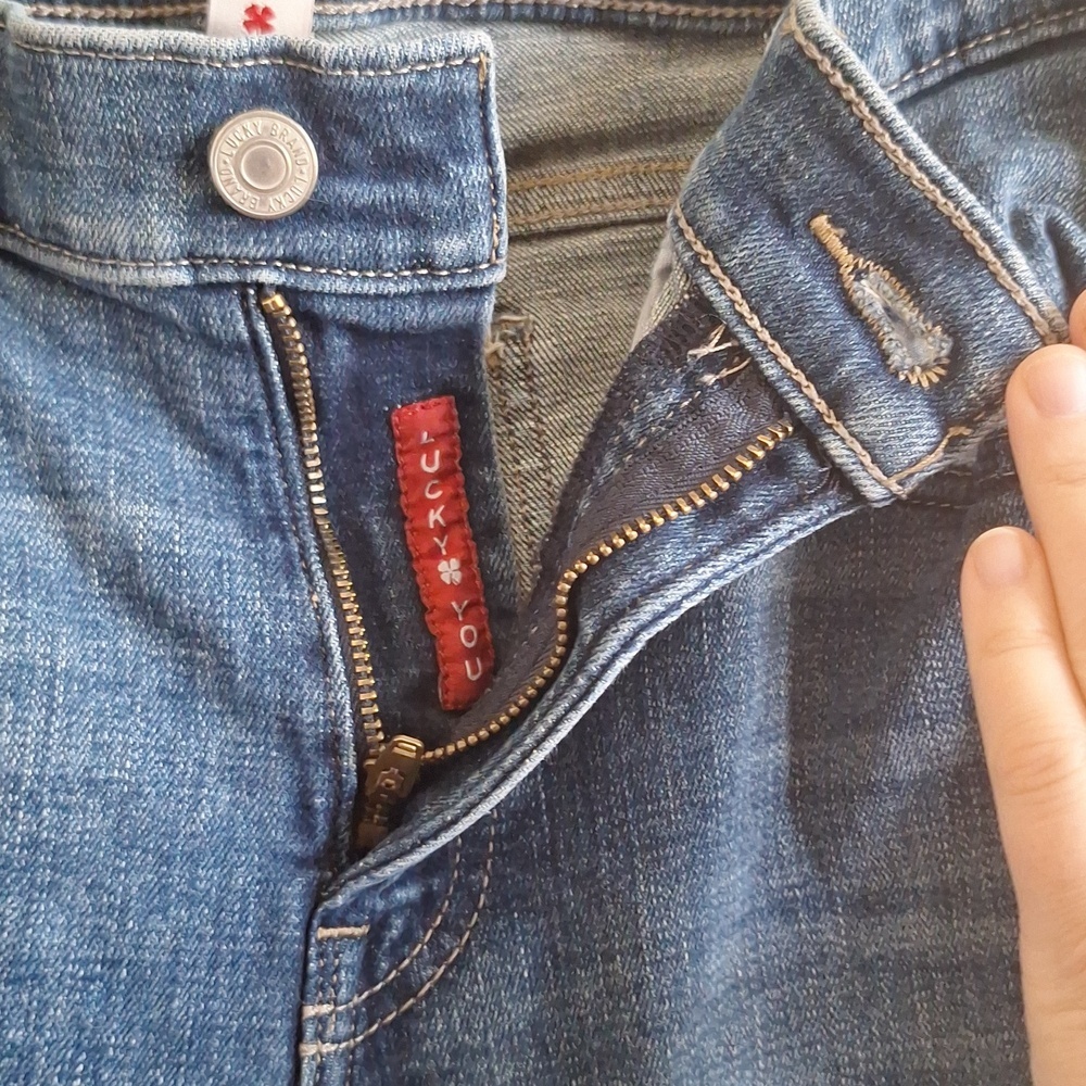 Lucky Brand Mid Rise Boot Jeans 12/31R Medium Wash 32" Inseam EUC - Picture 10 of 10